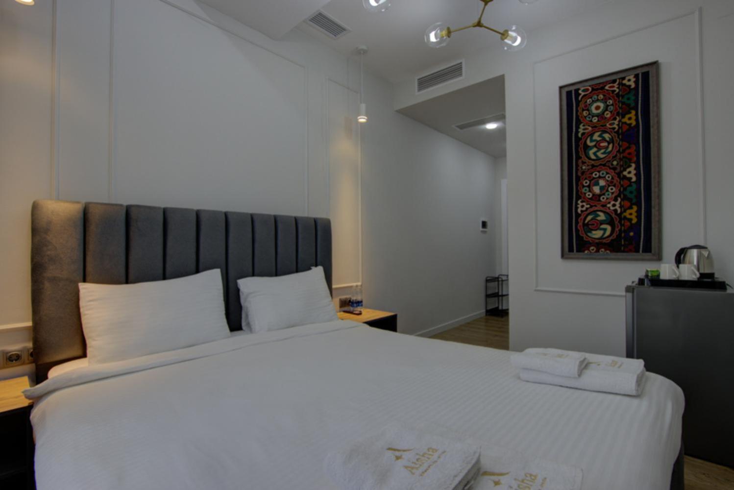 Aisha Hotel Bisjkek Eksteriør bilde